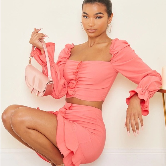 Coral Woven Frill Stretch Ruched Front Long Sleeve Crop Top NEW - Picture 2 of 4